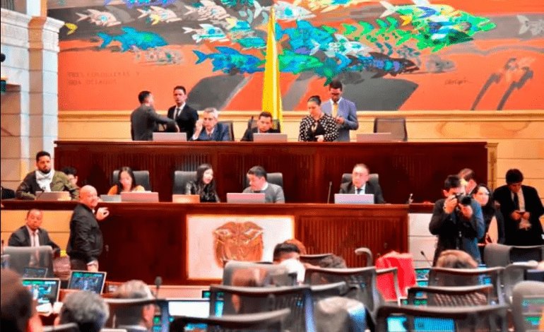 El Pulso de la Nación: Debate y Tensión en el Congreso por la Reforma de Salud