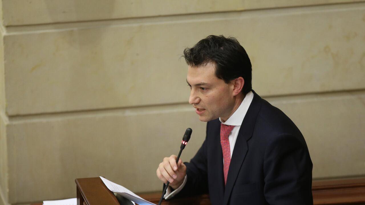 «La democracia no se agita desde la calle»: Carlos Felipe Córdoba lanza crítica frontal a Petro