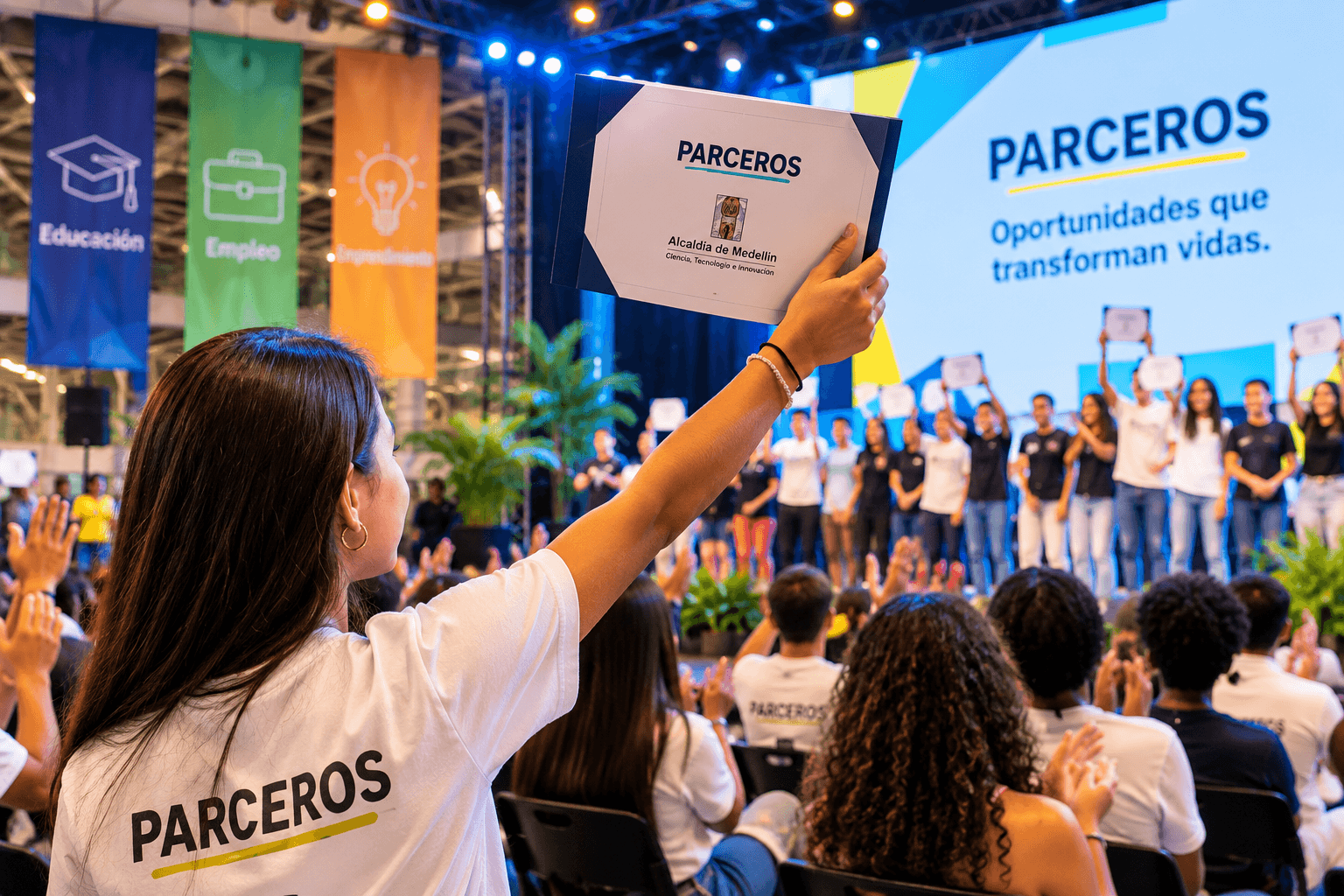 De las dificultades a las oportunidades: 2.804 jóvenes comenzaron un nuevo camino en Medellín