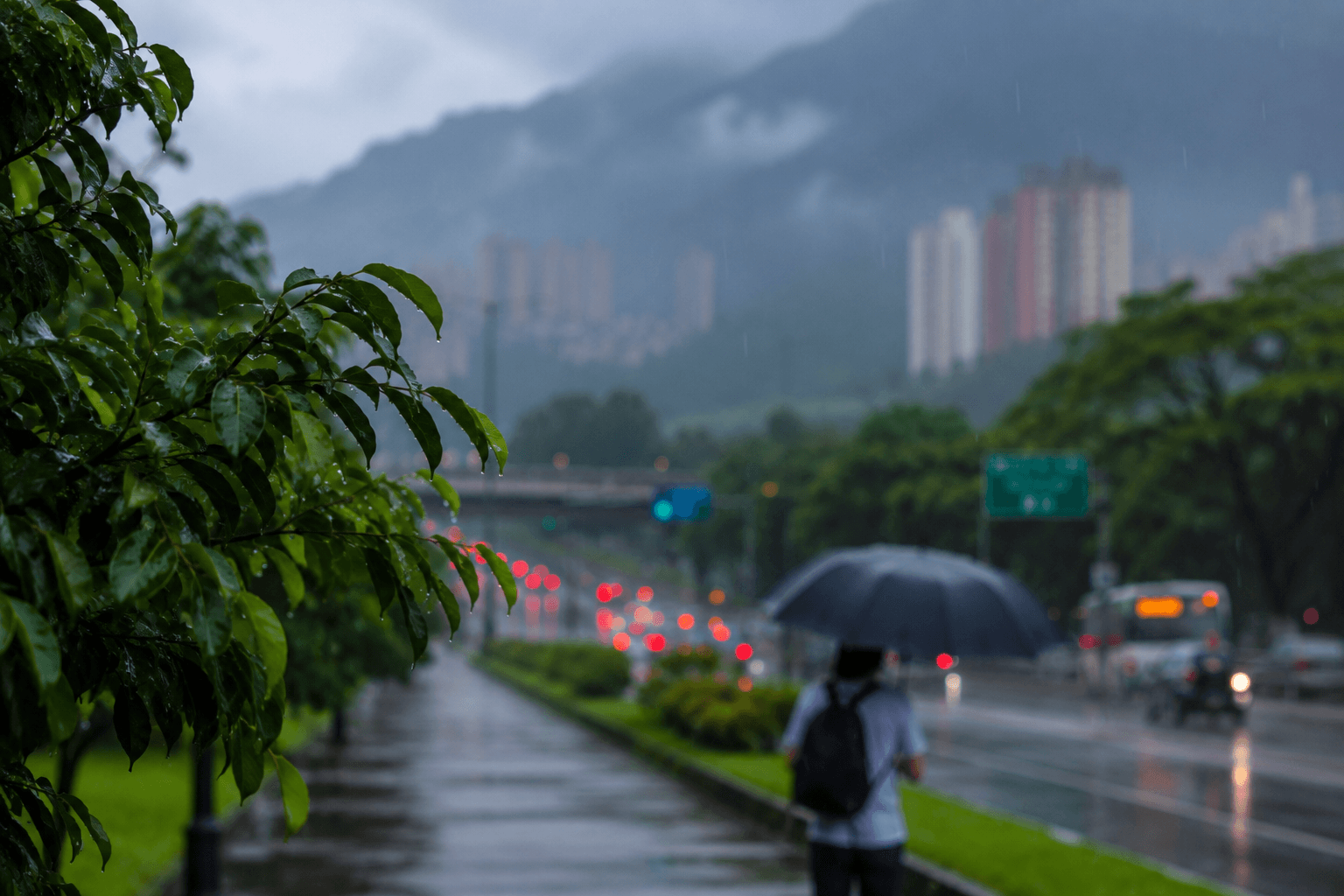 Expertos explican por qué Medellín registra lluvias pese al inicio de la temporada seca