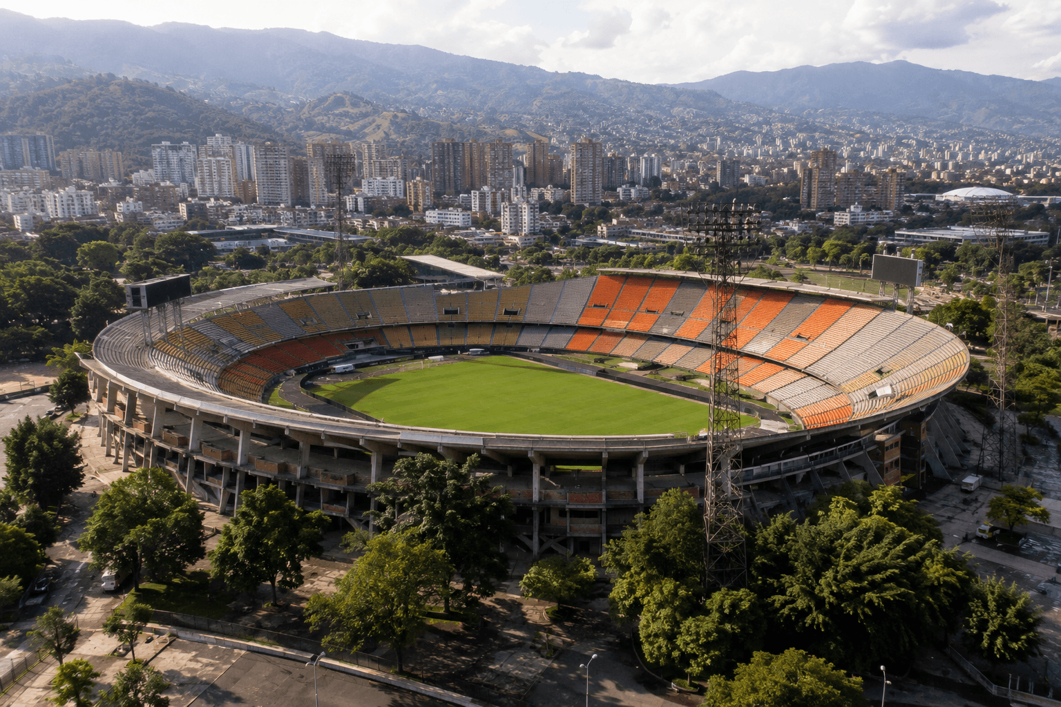Comenzó la transformación del Atanasio Girardot: retiran histórica cubierta para dar paso a la nueva tribuna Occidental