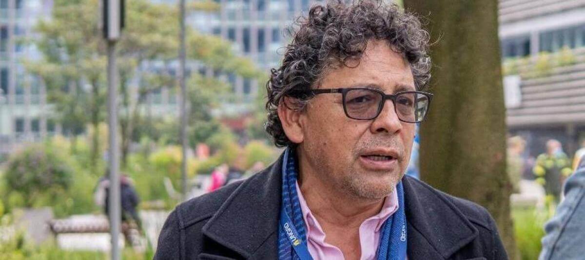 Polémica nacional: cuestionan decisión de Javier Pava sobre rescatistas extranjeros