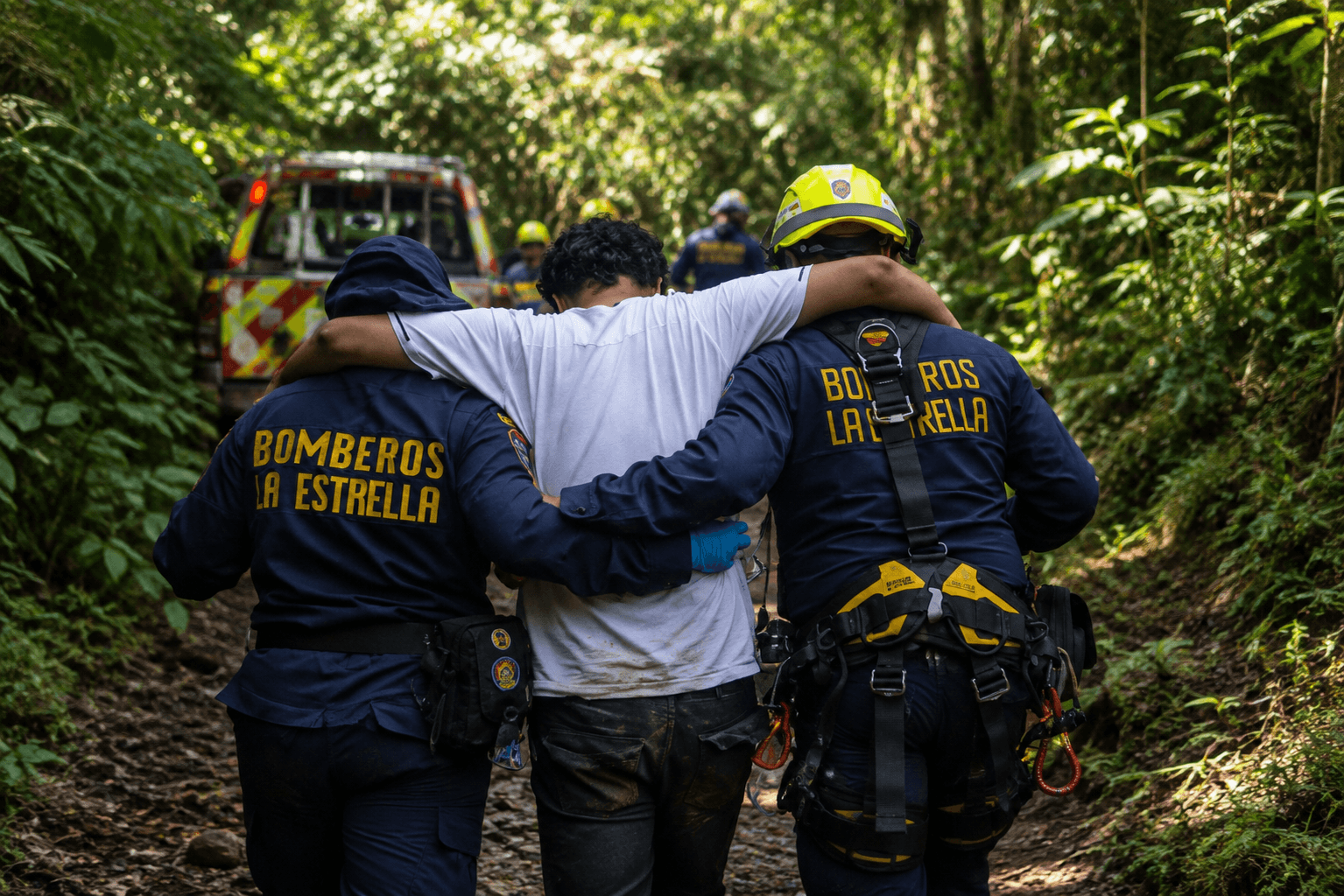 Rescatan a 4  senderistas perdidos en zona rural del Valle de Aburrá