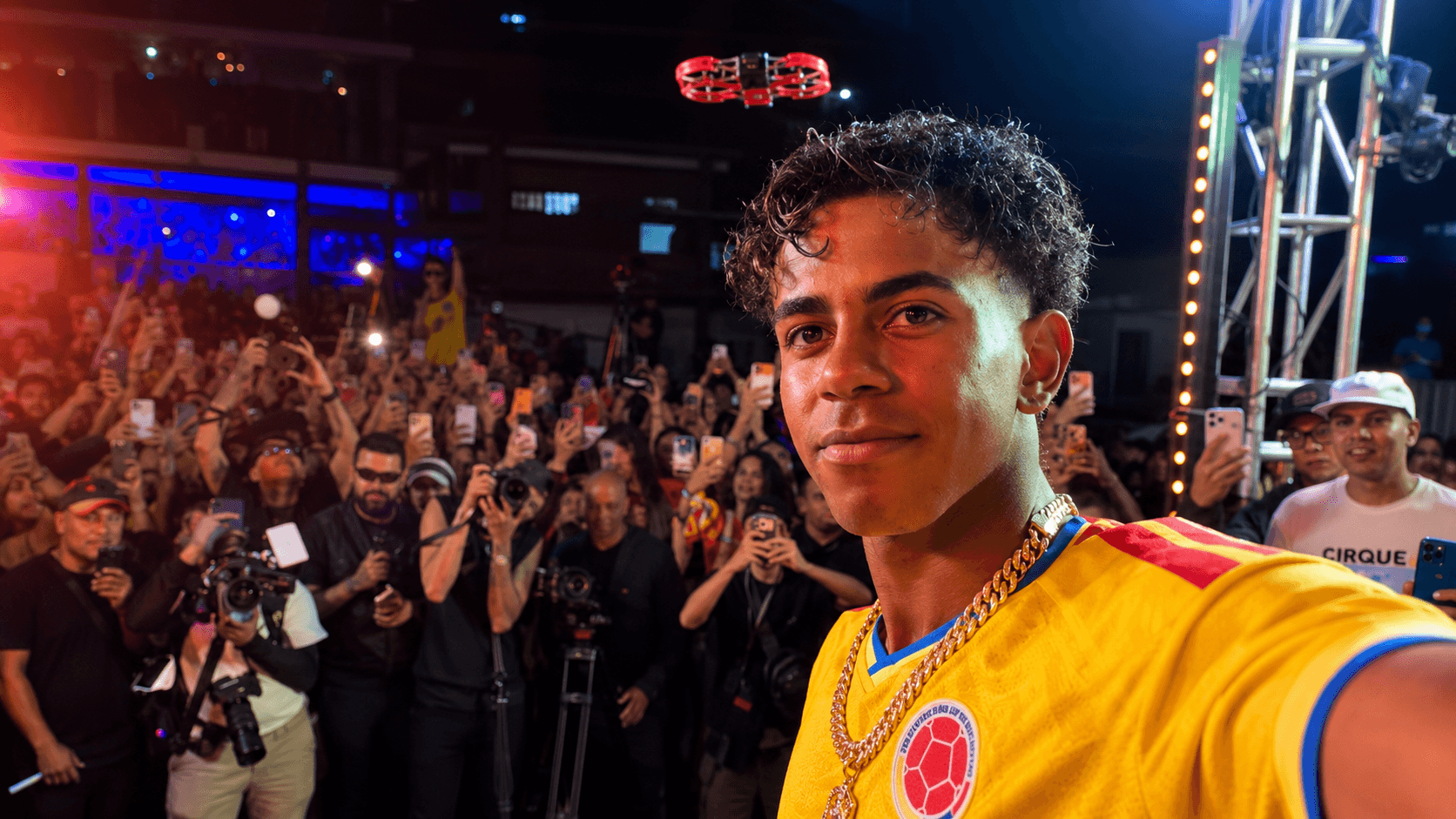 Lamine Yamal revolucionó Medellín: el crack del Barcelona apareció en la Comuna 13 junto a Ryan Castro