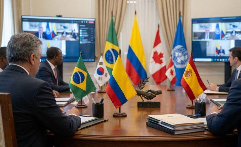 José Manuel Restrepo durante reuniones diplomáticas previas a la posesión presidencial