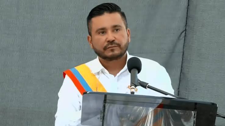 Jorge Laverde asume como contralor y anuncia lucha contra la corrupción